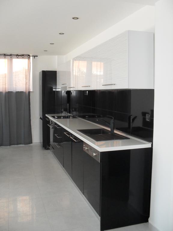 Apartments Govic Primošten Rom bilde
