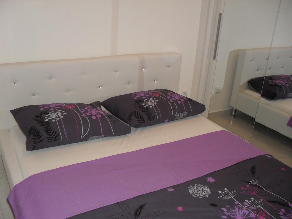Apartments Govic Primošten Rom bilde
