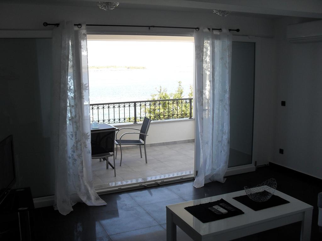 Apartments Govic Primošten Rom bilde